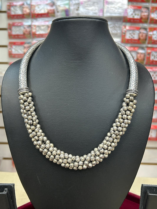 Oxidized hasuli necklace